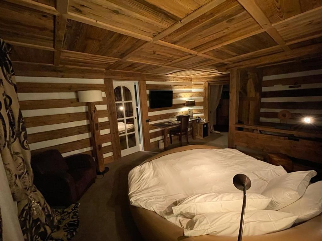 Relais Du Chateau Blanc La Thuile Buitenkant foto