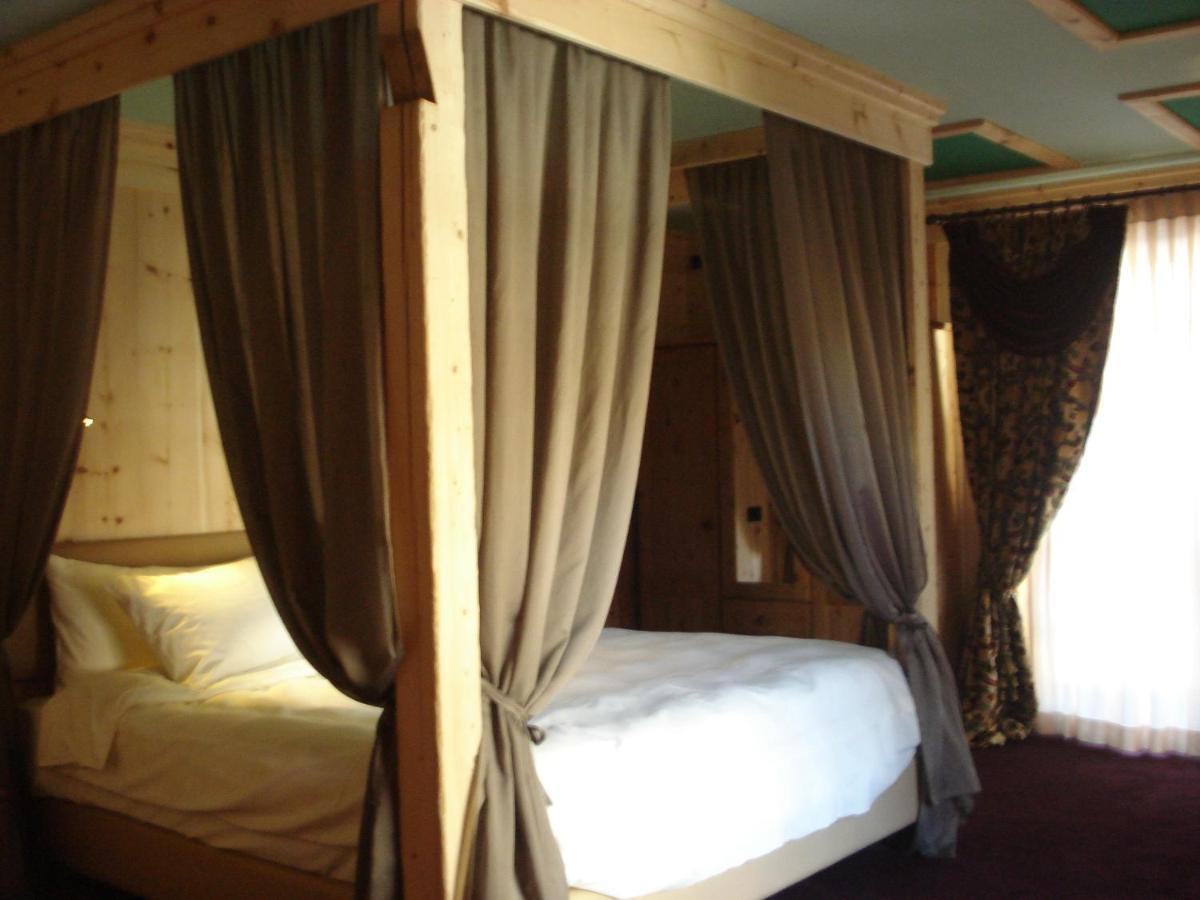 Relais Du Chateau Blanc La Thuile Buitenkant foto
