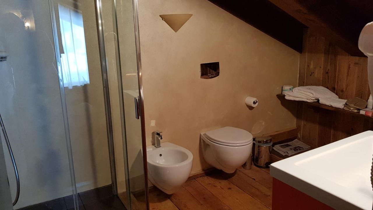 Relais Du Chateau Blanc La Thuile Buitenkant foto