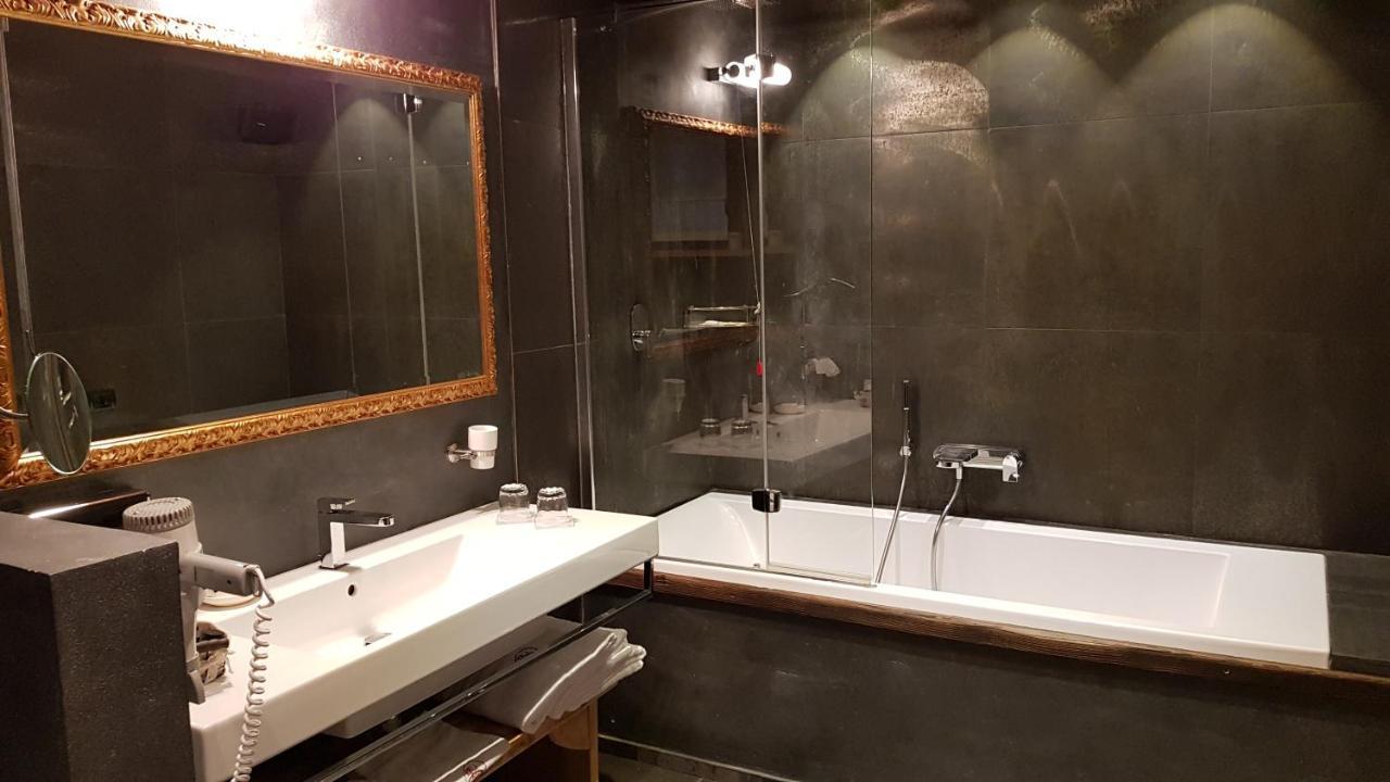 Relais Du Chateau Blanc La Thuile Buitenkant foto